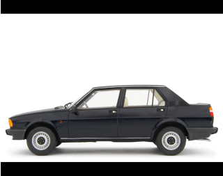 Alfa Romeo Giulietta 1.6 - 1.8 1980 Blu Olandese Laudoracing 1:18 Resinemodell (Türen, Motorhaube... nicht zu öffnen!)